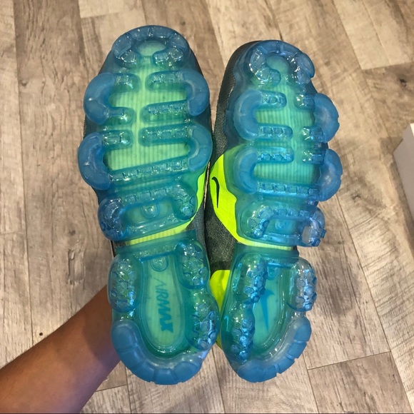 NIKE AIR VAPORMAX FK MOC 2 - Picture 3 of 4